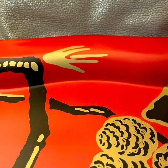 Vintage 1950’s Red Metal Decorative Tray with Floral Design - Picture 4 of 4